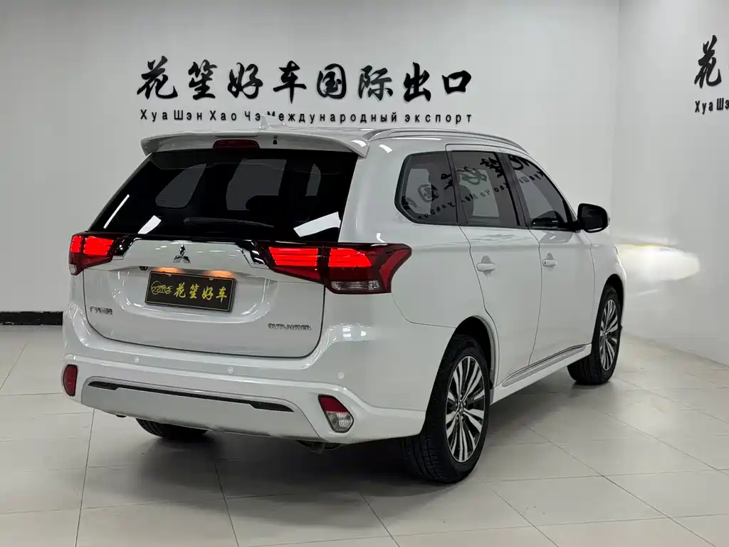 MITSUBISHI OUTLANDER