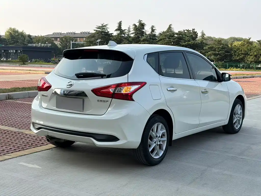 Nissan Tiida — миниатюра 7