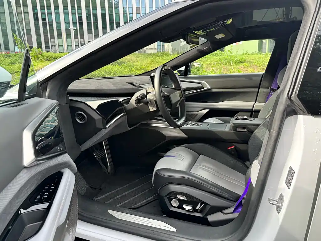 HiPhi HiPhi Z 2023 мест