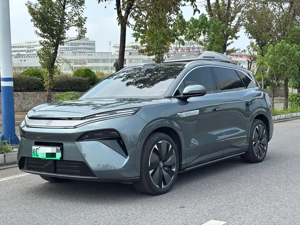 BYD Tang L