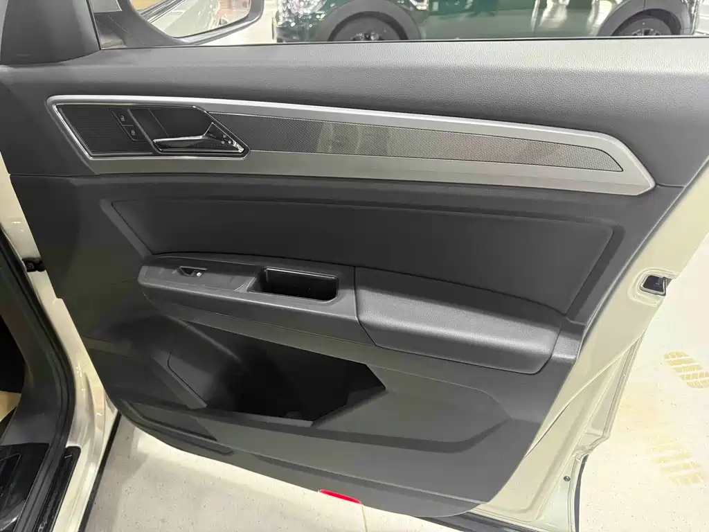 Volkswagen Teramont — миниатюра 23