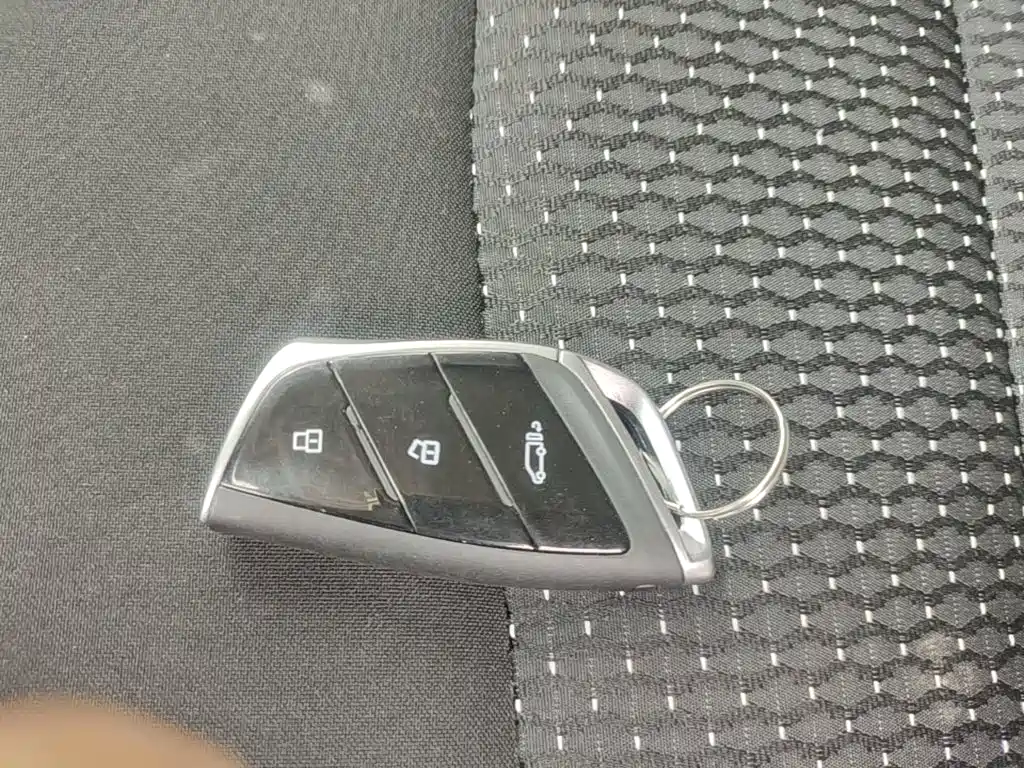 Maxus V70 2023 2.0T Elite AT 6/7 мест