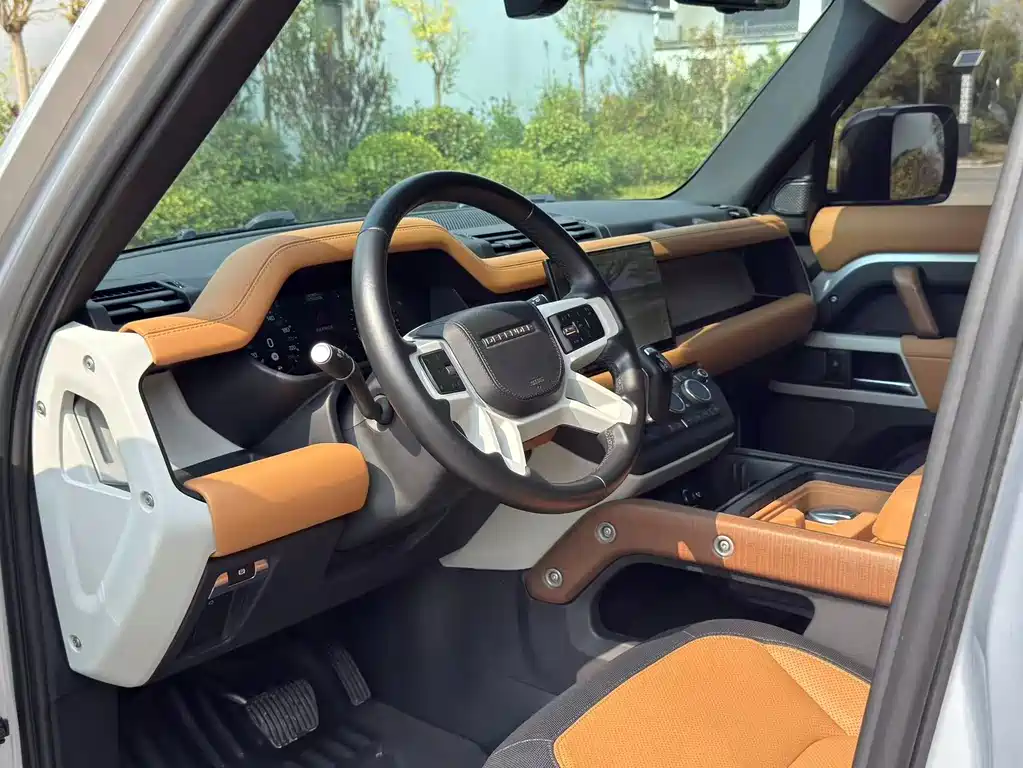 Land Rover Defender — миниатюра 5