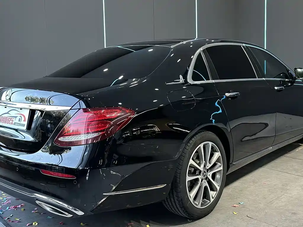 Mercedes-Benz E-Class — миниатюра 6