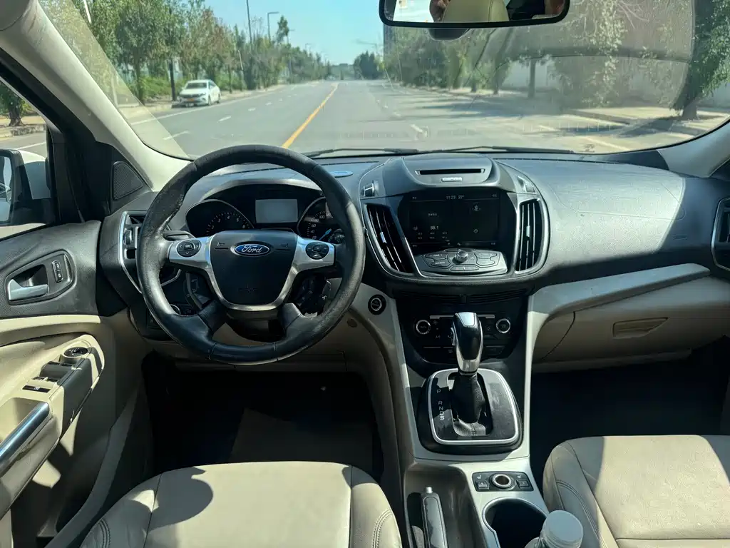 Ford Kuga — миниатюра 7