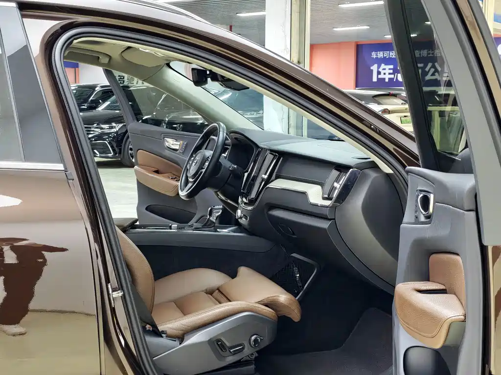 Volvo XC60 — миниатюра 9