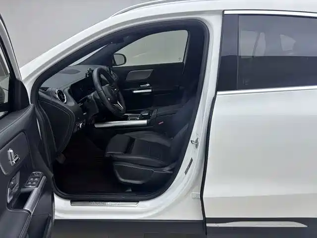 Mercedes-Benz GLA — миниатюра 12