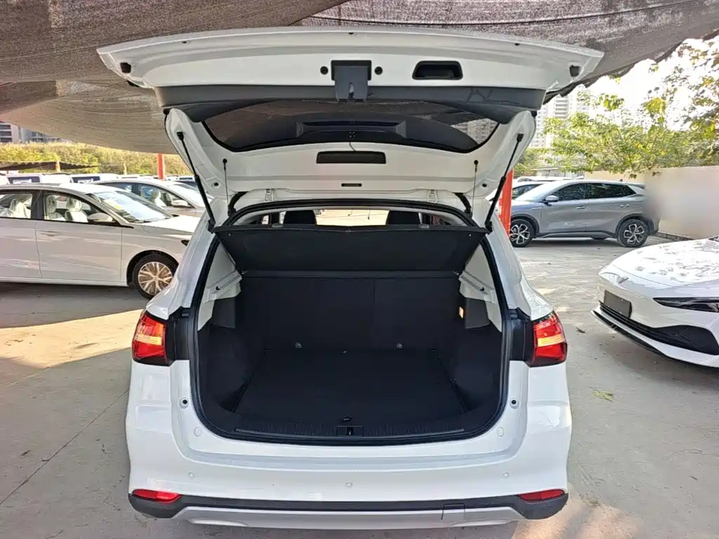 Roewe RX3 — миниатюра 19