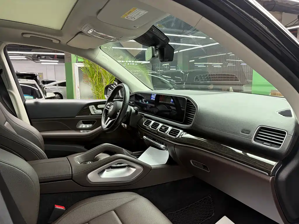 Mercedes-Benz GLS — миниатюра 7