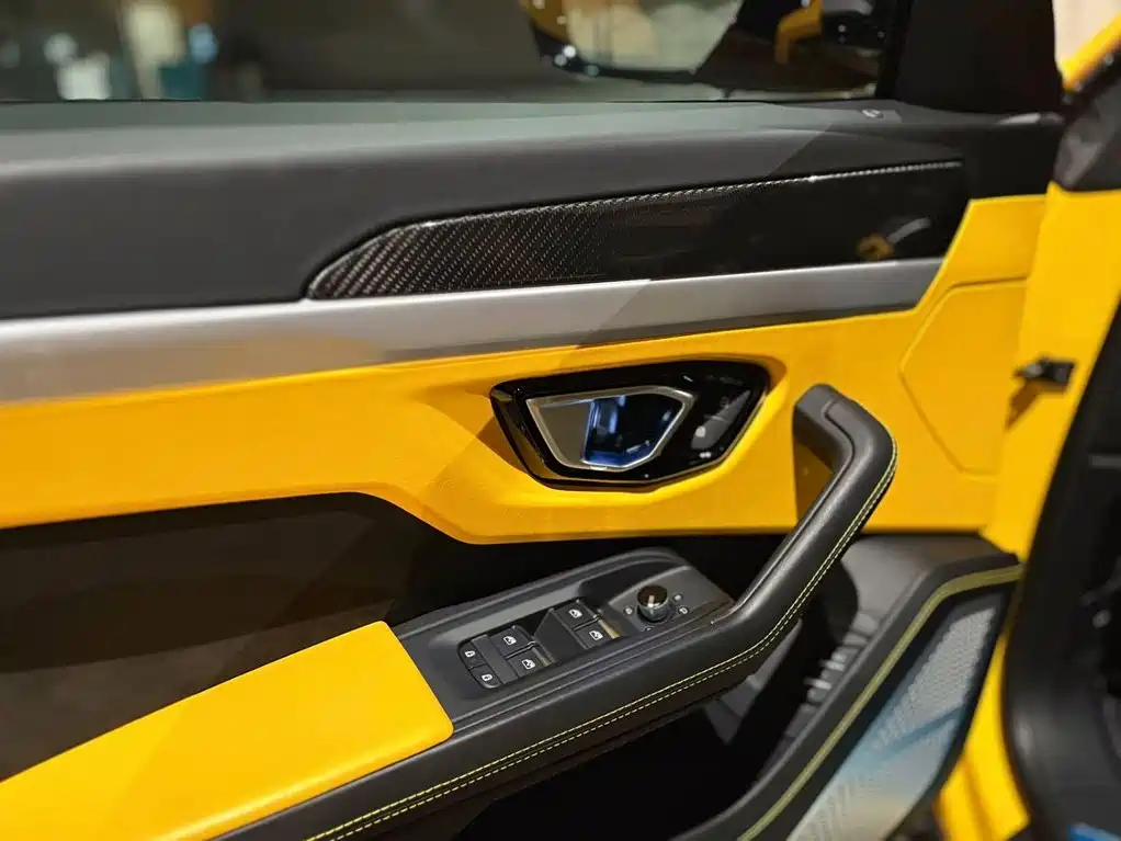 Lamborghini Urus — миниатюра 8