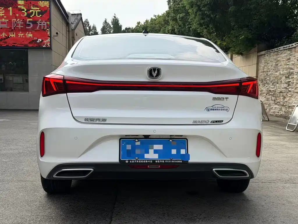 Changan Eado — миниатюра 5