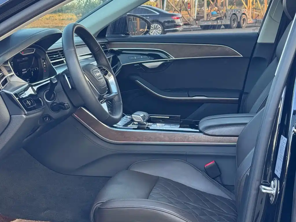 Audi A8 — миниатюра 4