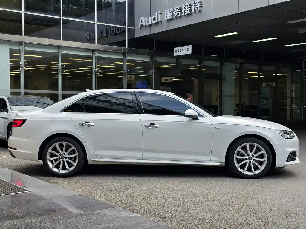 Audi A4L — миниатюра 4