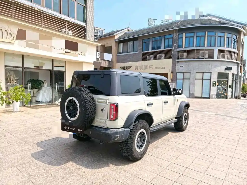 Ford Bronco — миниатюра 9