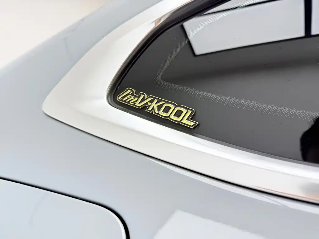 BMW i4 — миниатюра 13