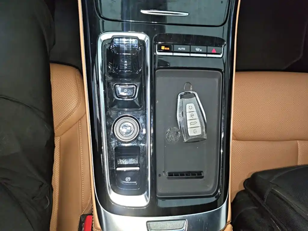 Geely Boyue L — миниатюра 14