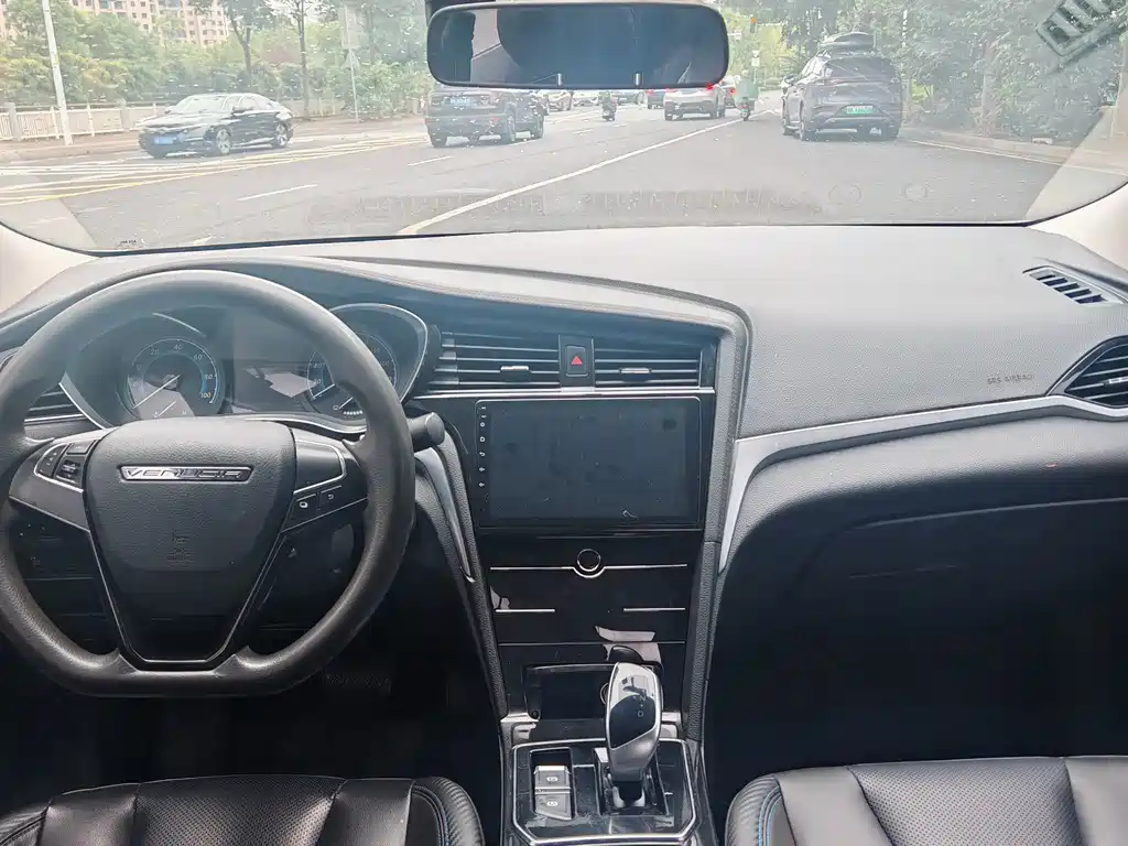 Venucia D60 EV — миниатюра 7