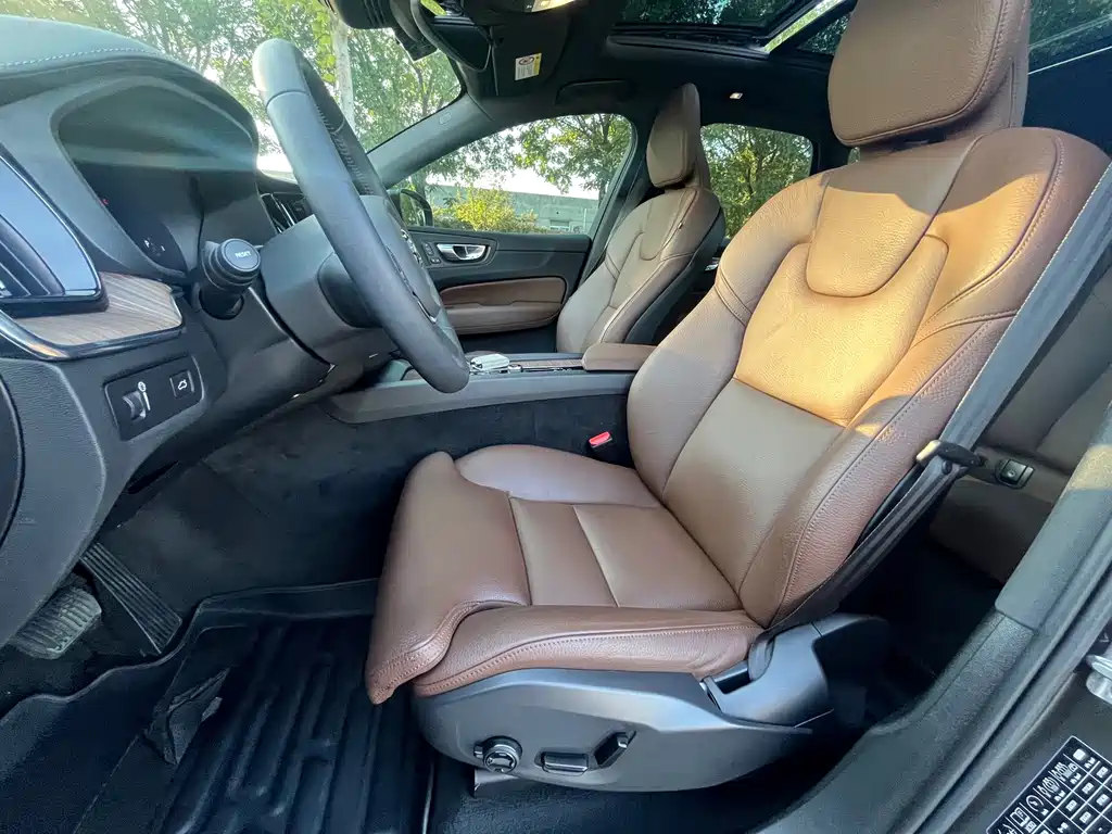 Volvo XC60 — миниатюра 10