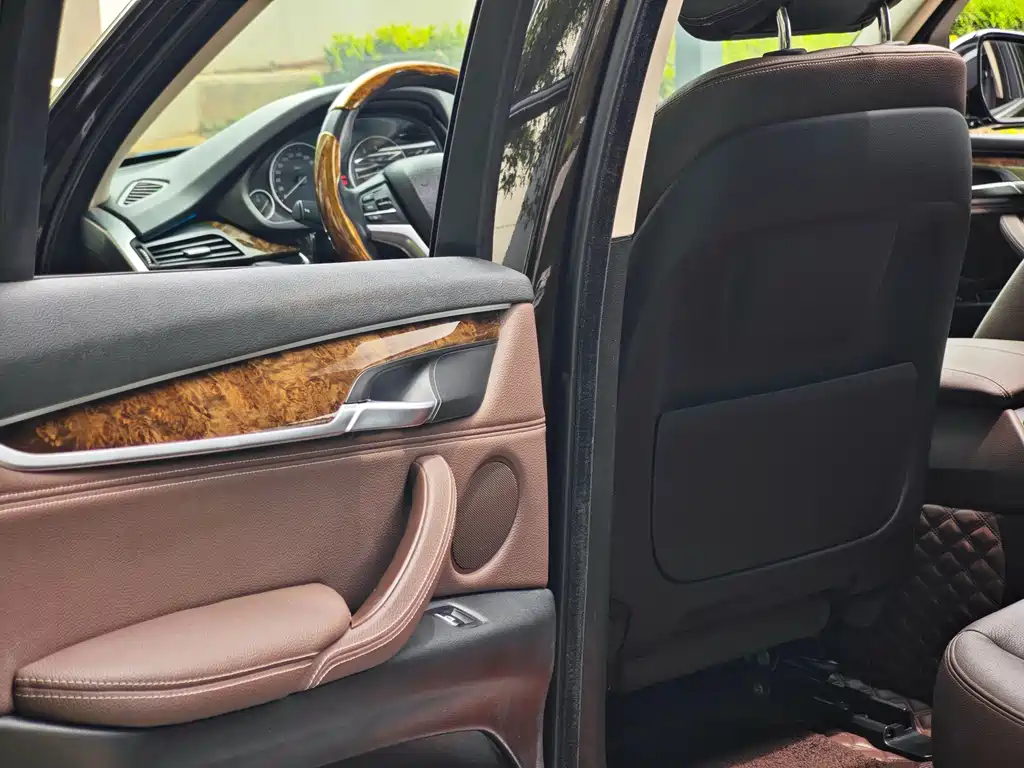BMW X5 (Import) — миниатюра 17
