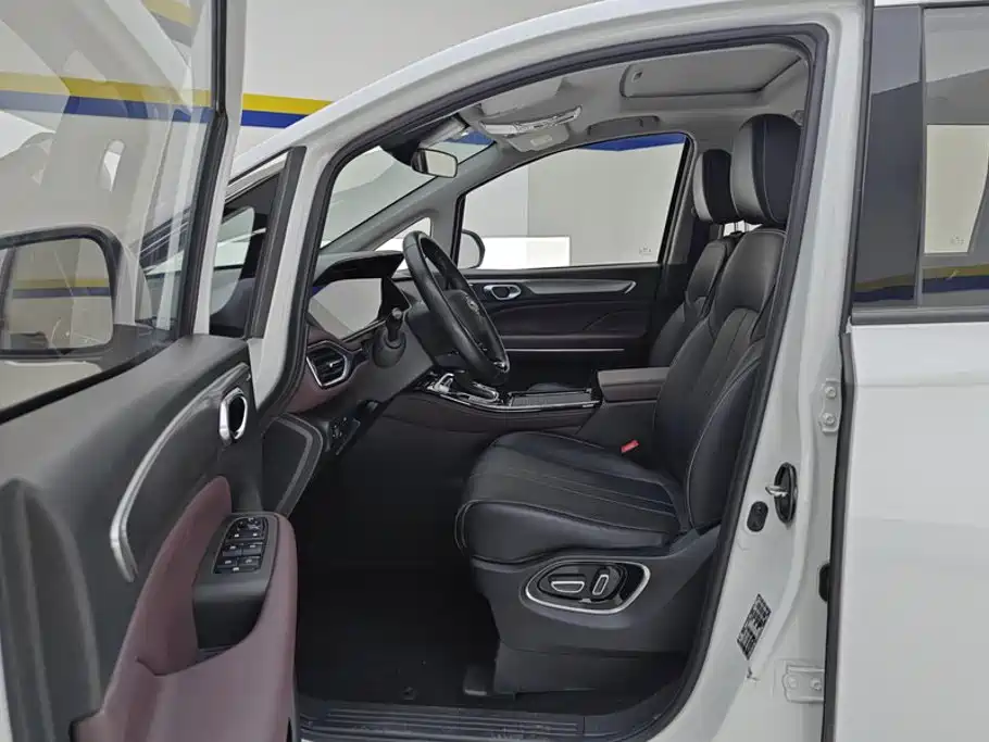 GAC Motor Trumpchi M6 — миниатюра 9