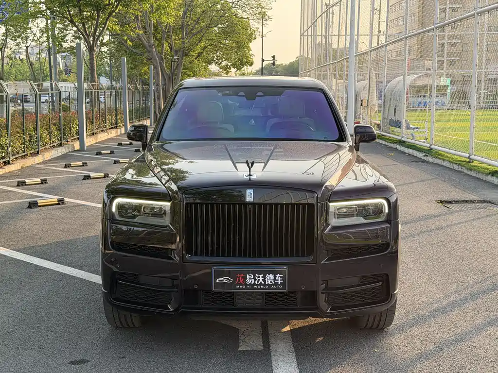 Rolls-Royce Cullinan 2018 мест