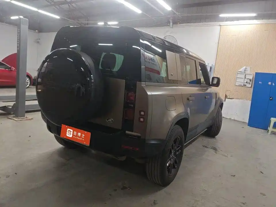 Land Rover Land Rover Defender 2021 110 P400 SE