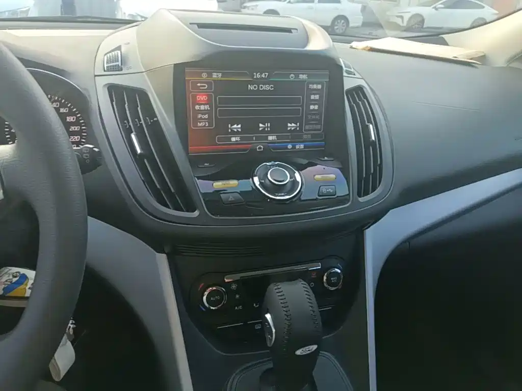 Ford Kuga — миниатюра 13
