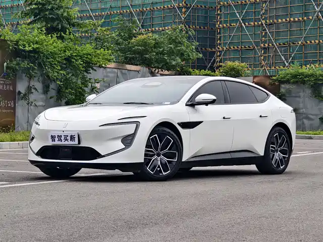2025 Avatr 12