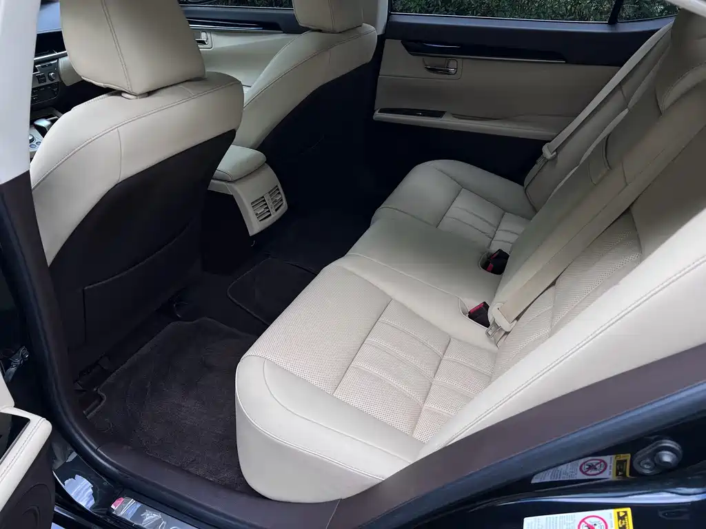 Lexus ES — миниатюра 5