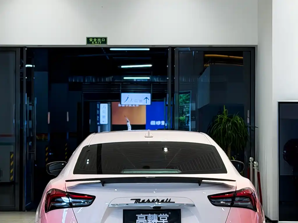Maserati Ghibli 2023 3.0T Modena
