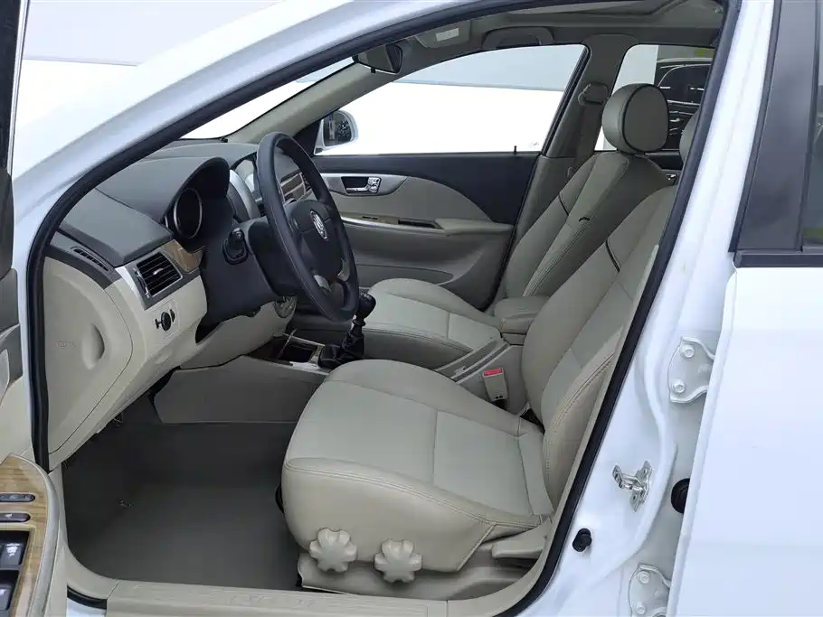 Buick Excelle 2015 1.5L MT