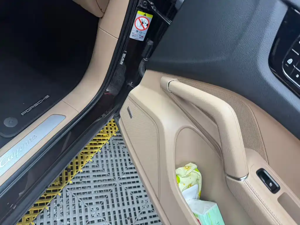 Porsche Cayenne — миниатюра 11