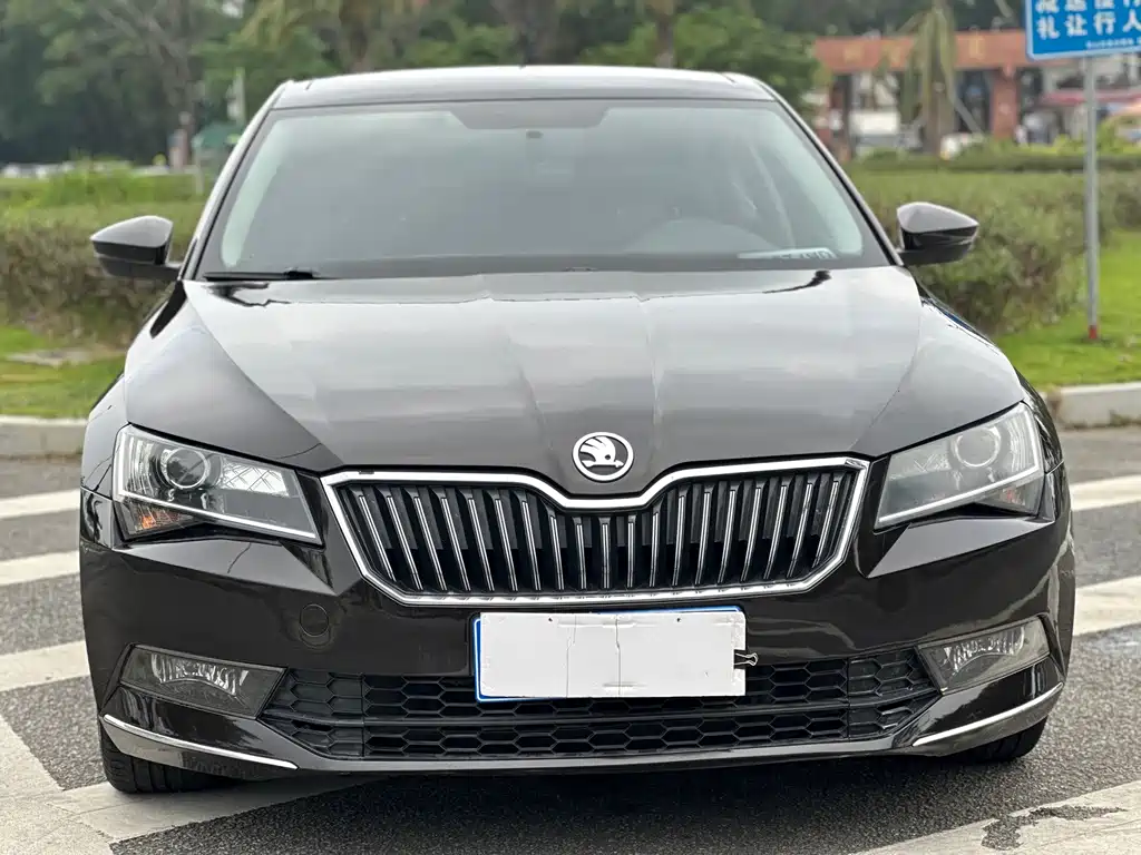 Skoda Superb — миниатюра 2