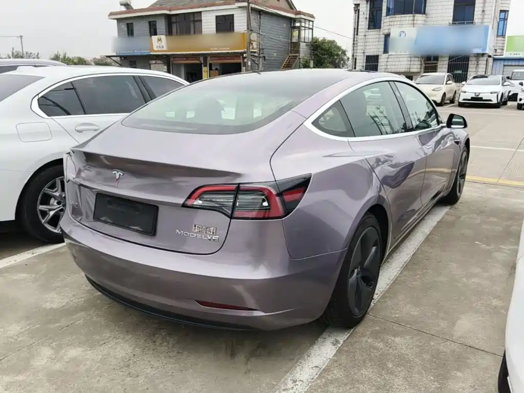 Tesla Model 3 — миниатюра 7