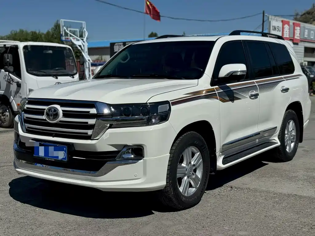 Toyota Land Cruiser 2011