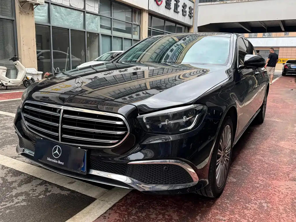 Mercedes-Benz E-Class 2022