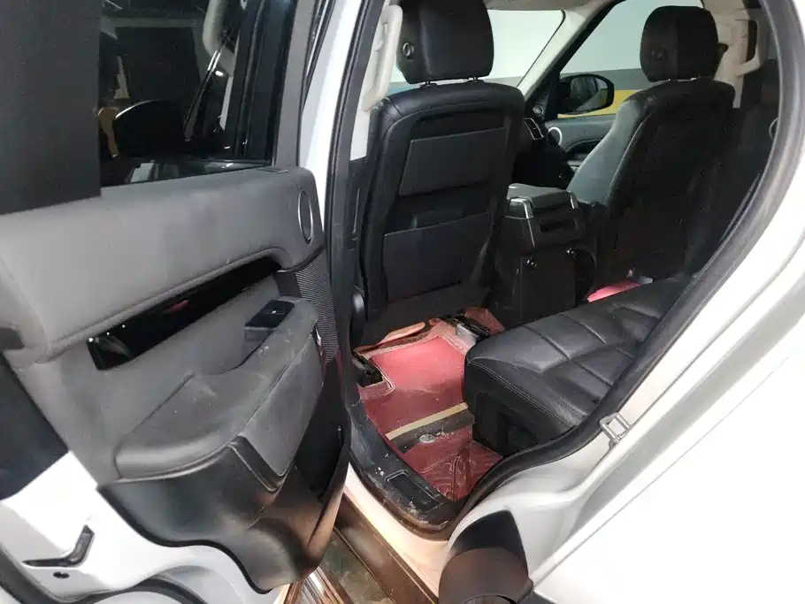 Land Rover Discovery — миниатюра 11