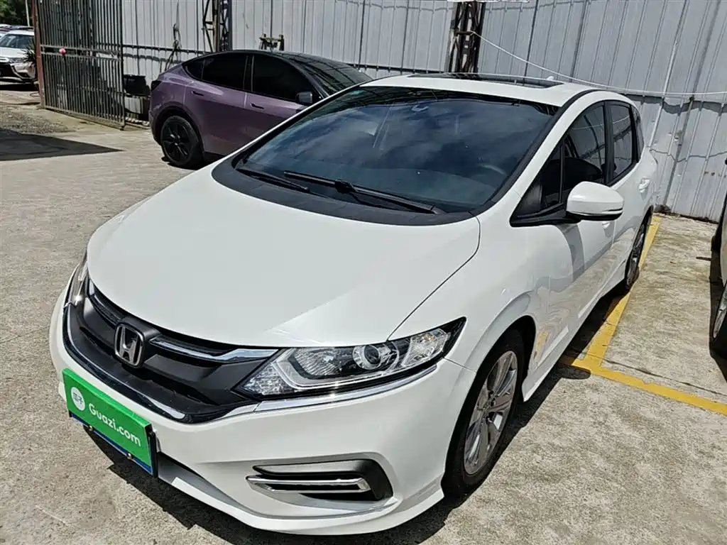 Honda Jade 2017 1.8L AT Comfort 5 мест