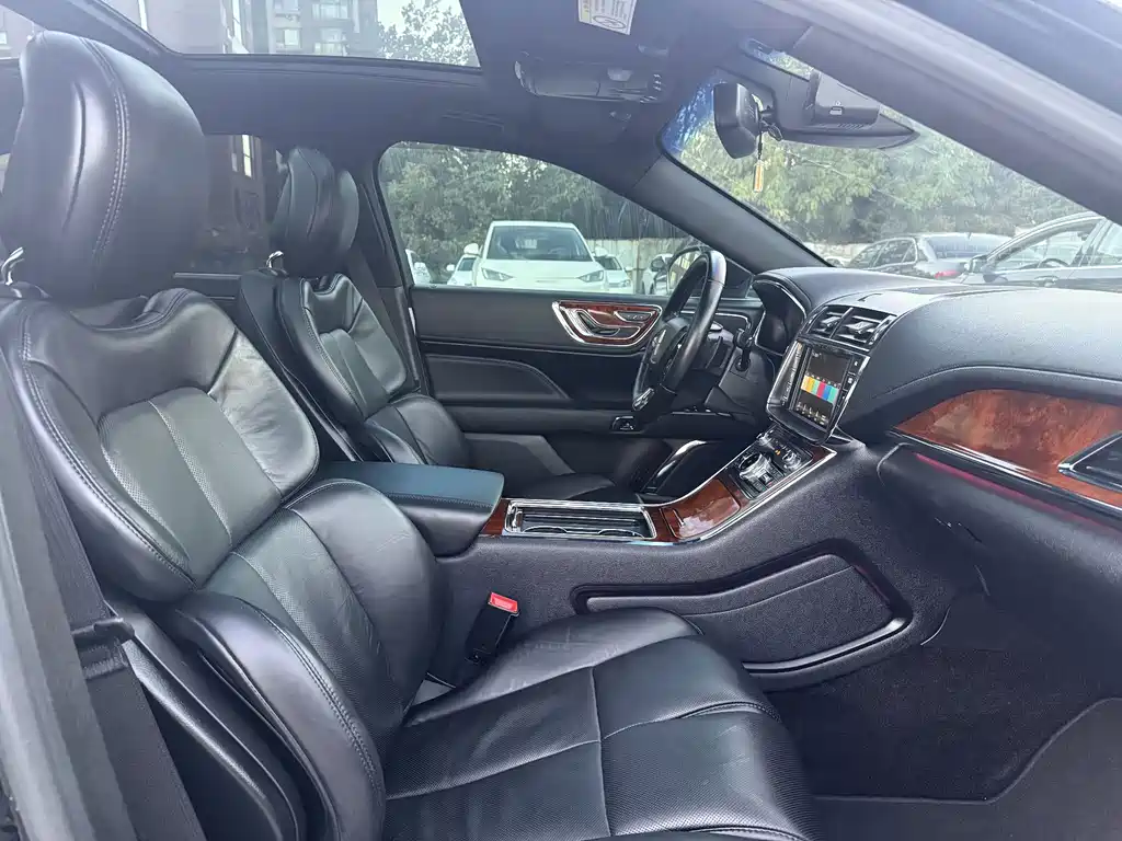 Lincoln Continental — миниатюра 8