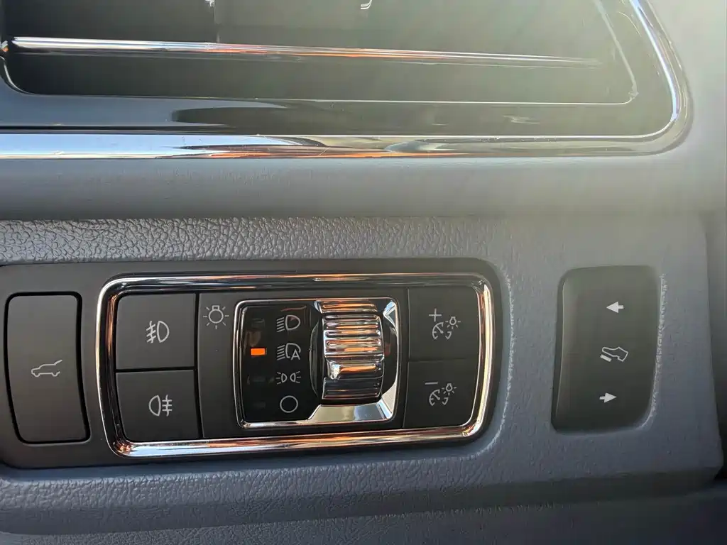 Lincoln Navigator — миниатюра 15
