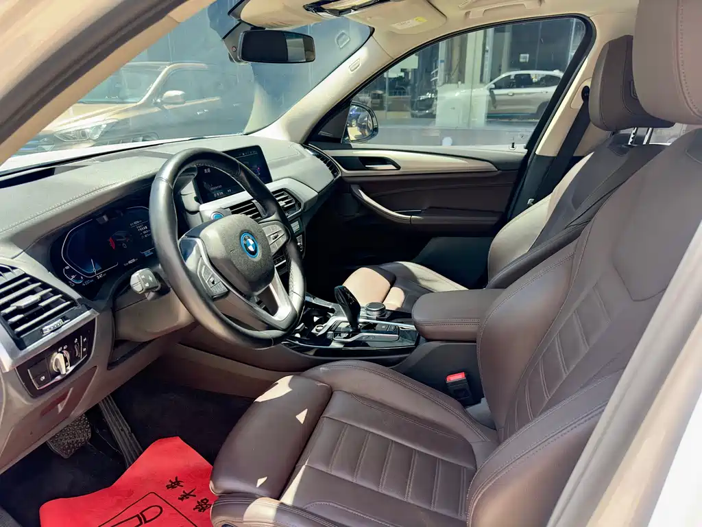 BMW iX3 — миниатюра 5