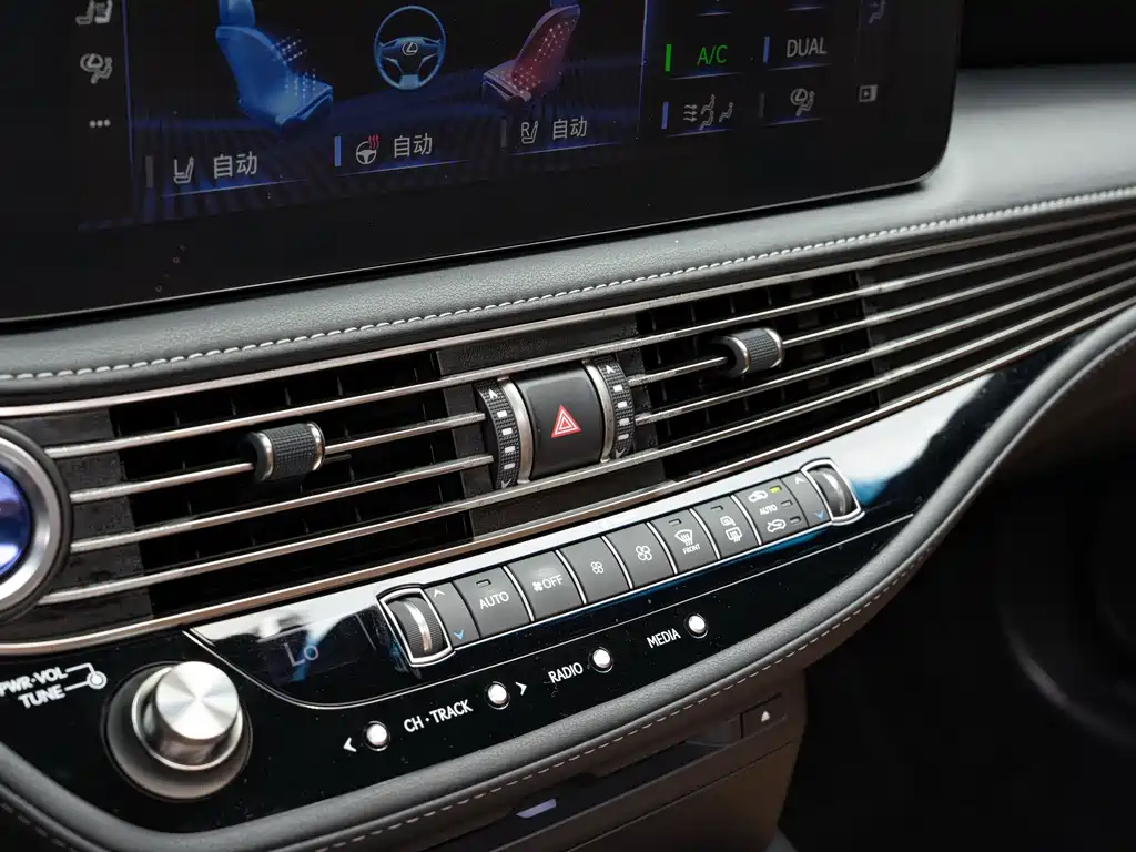 Lexus LS — миниатюра 17