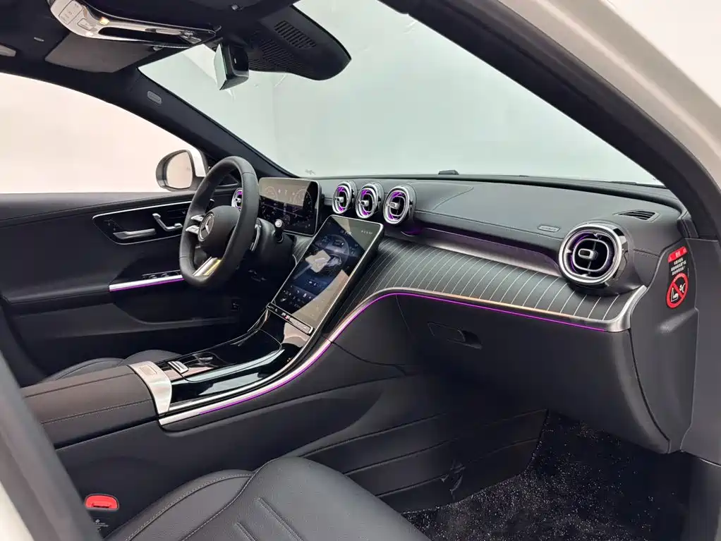 Mercedes-Benz C-Class — миниатюра 11
