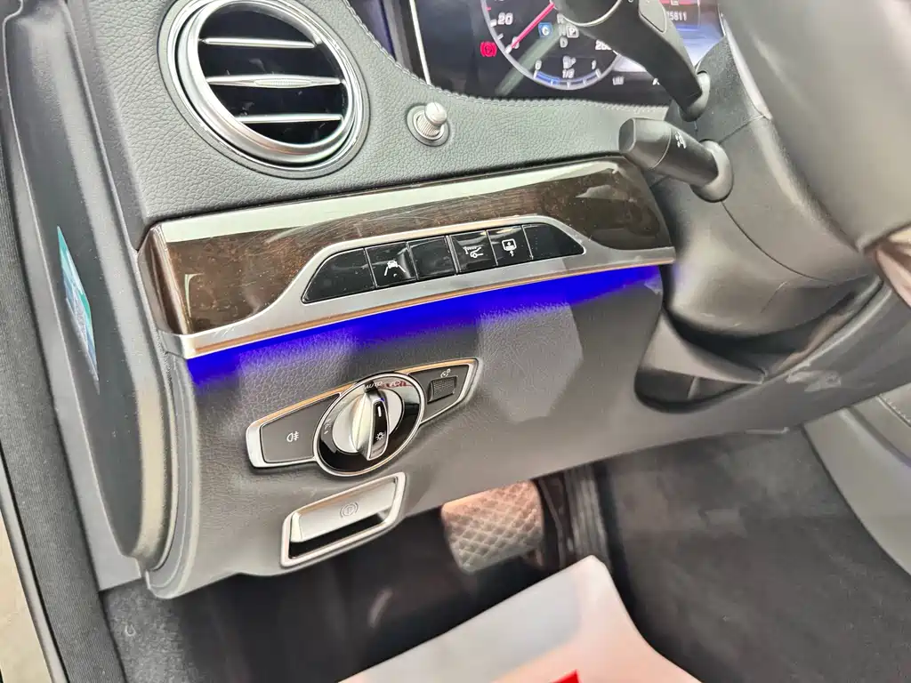 Mercedes-Benz S-Class — миниатюра 12