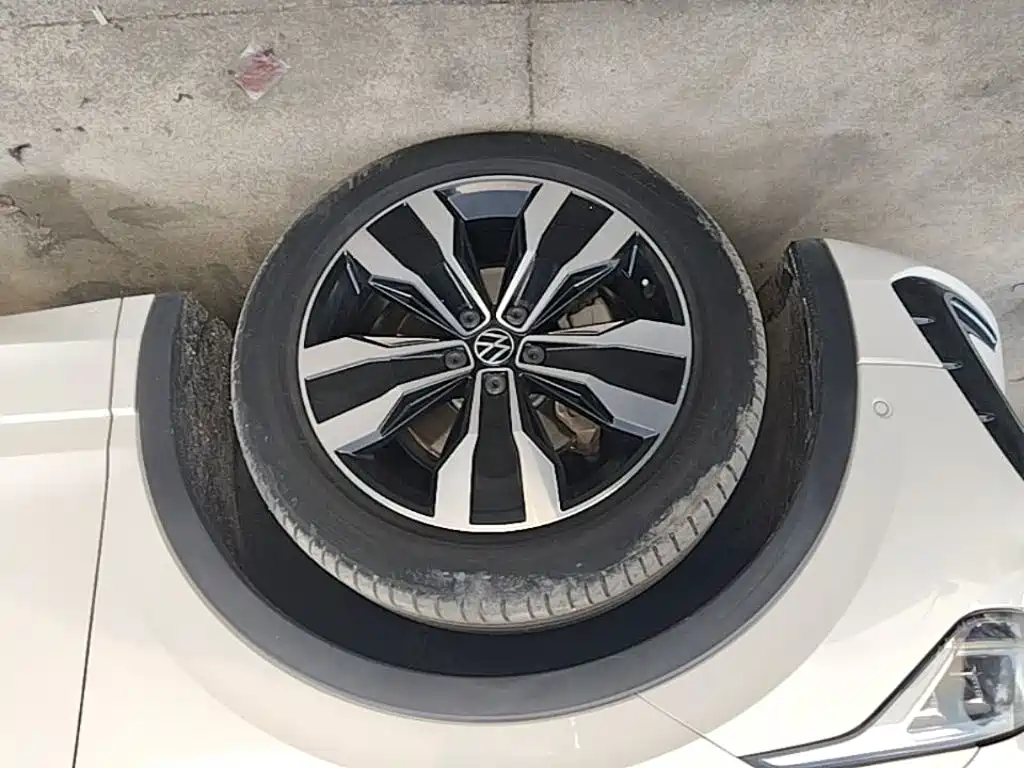 Volkswagen Tiguan L — миниатюра 23