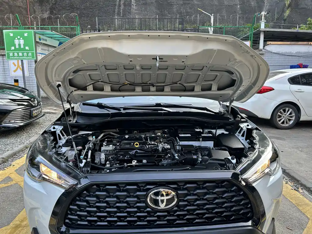 Toyota Corolla Cross — миниатюра 14