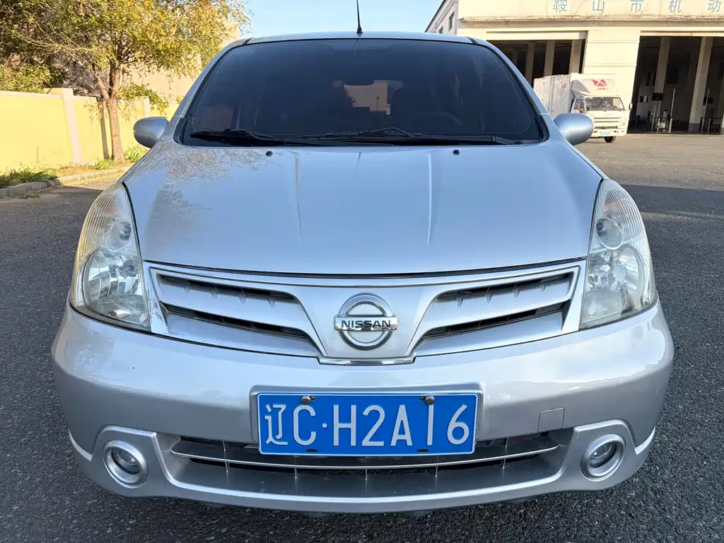 Nissan Livina — миниатюра 2
