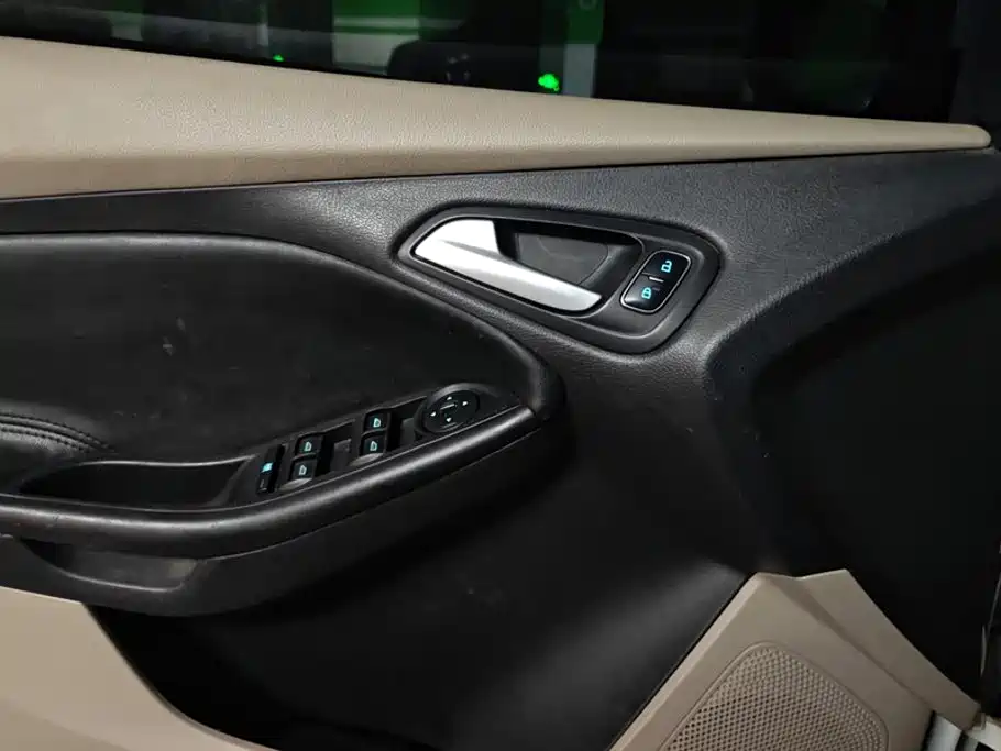Ford Focus — миниатюра 7