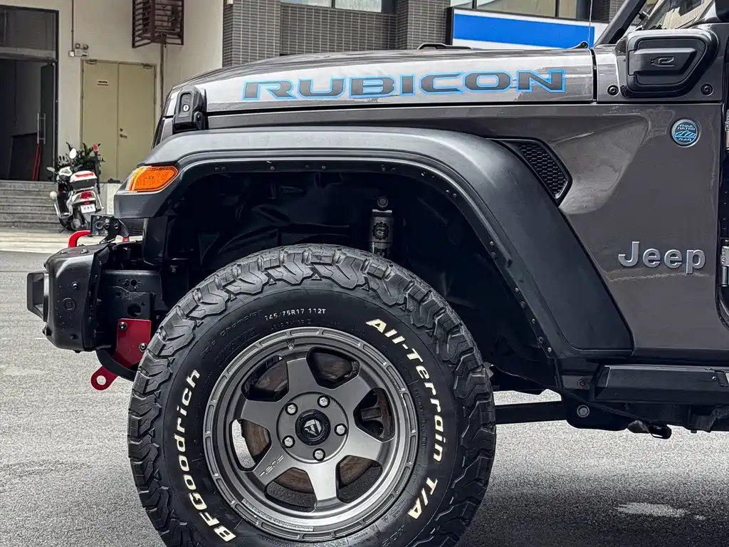 Jeep Wrangler PHEV — миниатюра 18