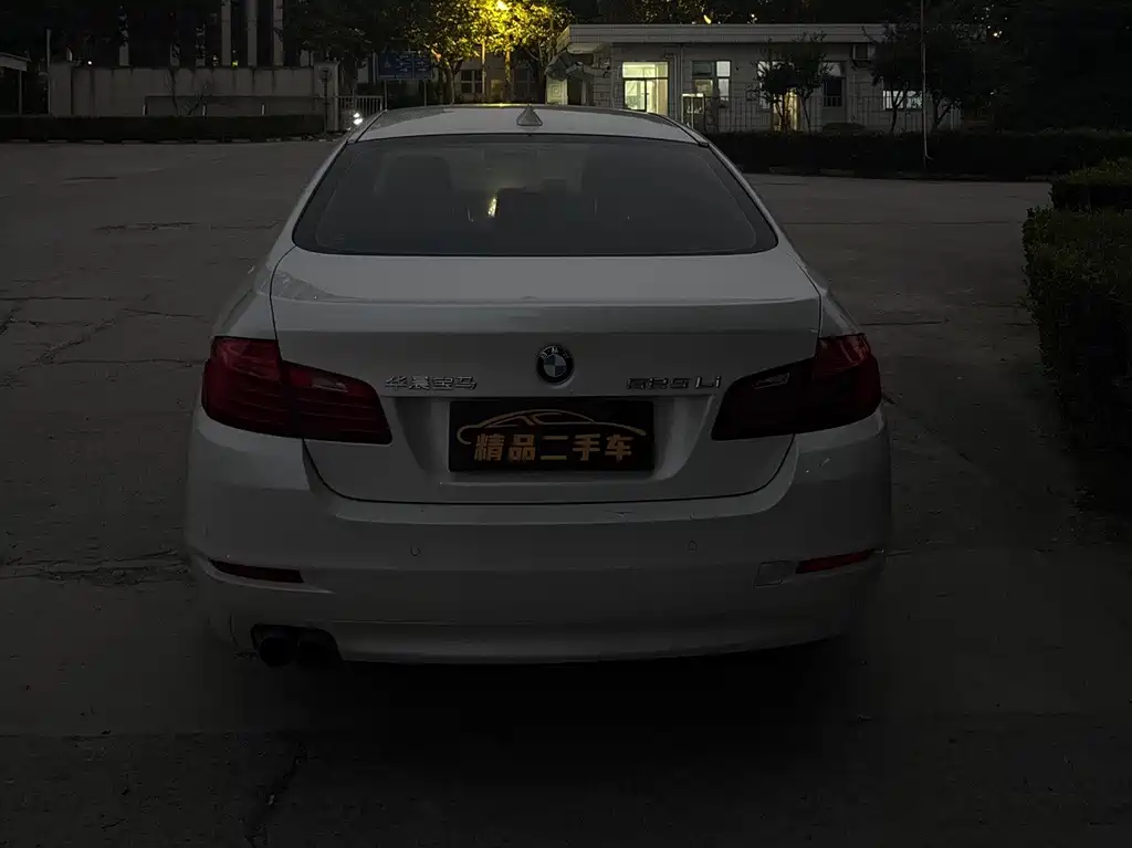 BMW 5 Series — миниатюра 4